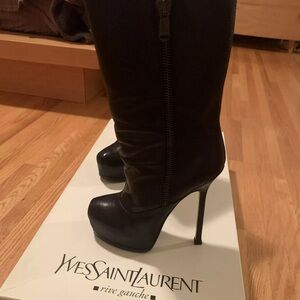 Beautiful Saint Laurent Leather Boots, Like New